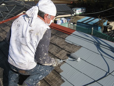 屋根への上塗り｜シリコン系塗料